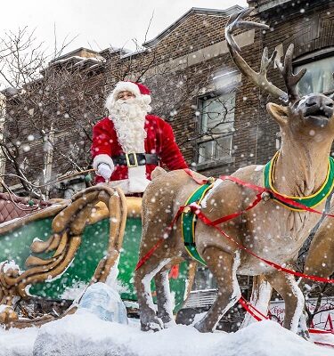 Le Défilé du Père Noël à Montréal : magie et danse festive!