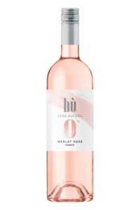 Jessica Harnois présente la nouvelle gamme Bù sans alcool, trois vins 0 % raffinés disponibles en épicerie dès octobre 2025.