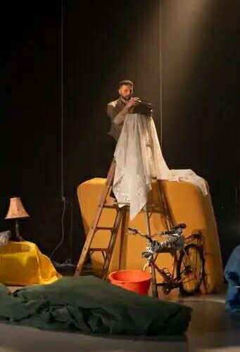 How to Save a Dear Friend au Théâtre Espace Go