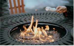 Station hivernale Saint-Paul Ouest dans le Vieux-Montréal historique et féérique