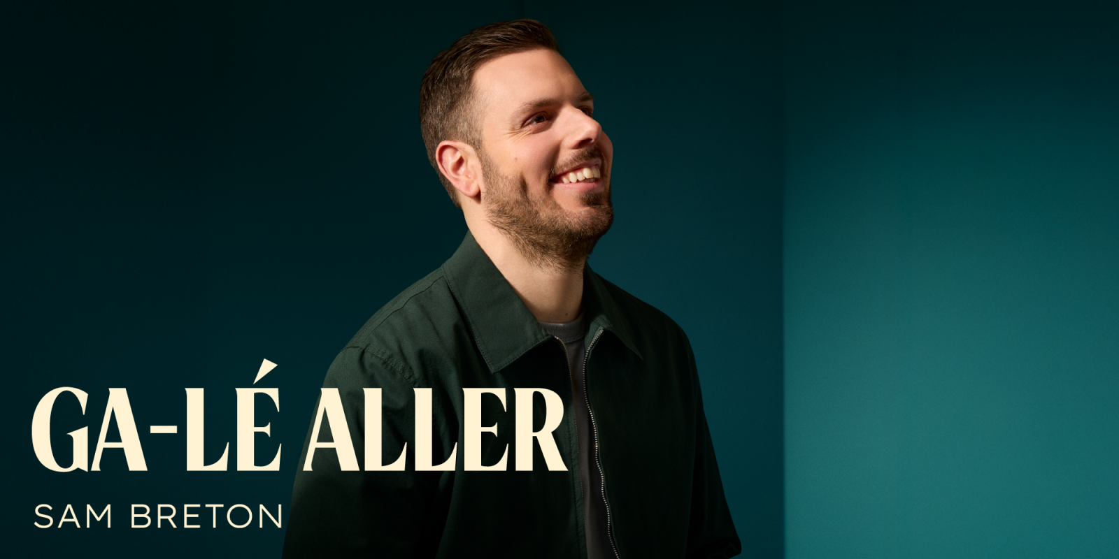 Sam Breton sur scène dans son spectacle Ga-lé Aller, mélange d’humour et de vulnérabilité