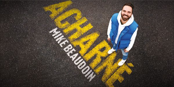 Photo promotionnelle du spectacle Acharné de Mike Beaudoin