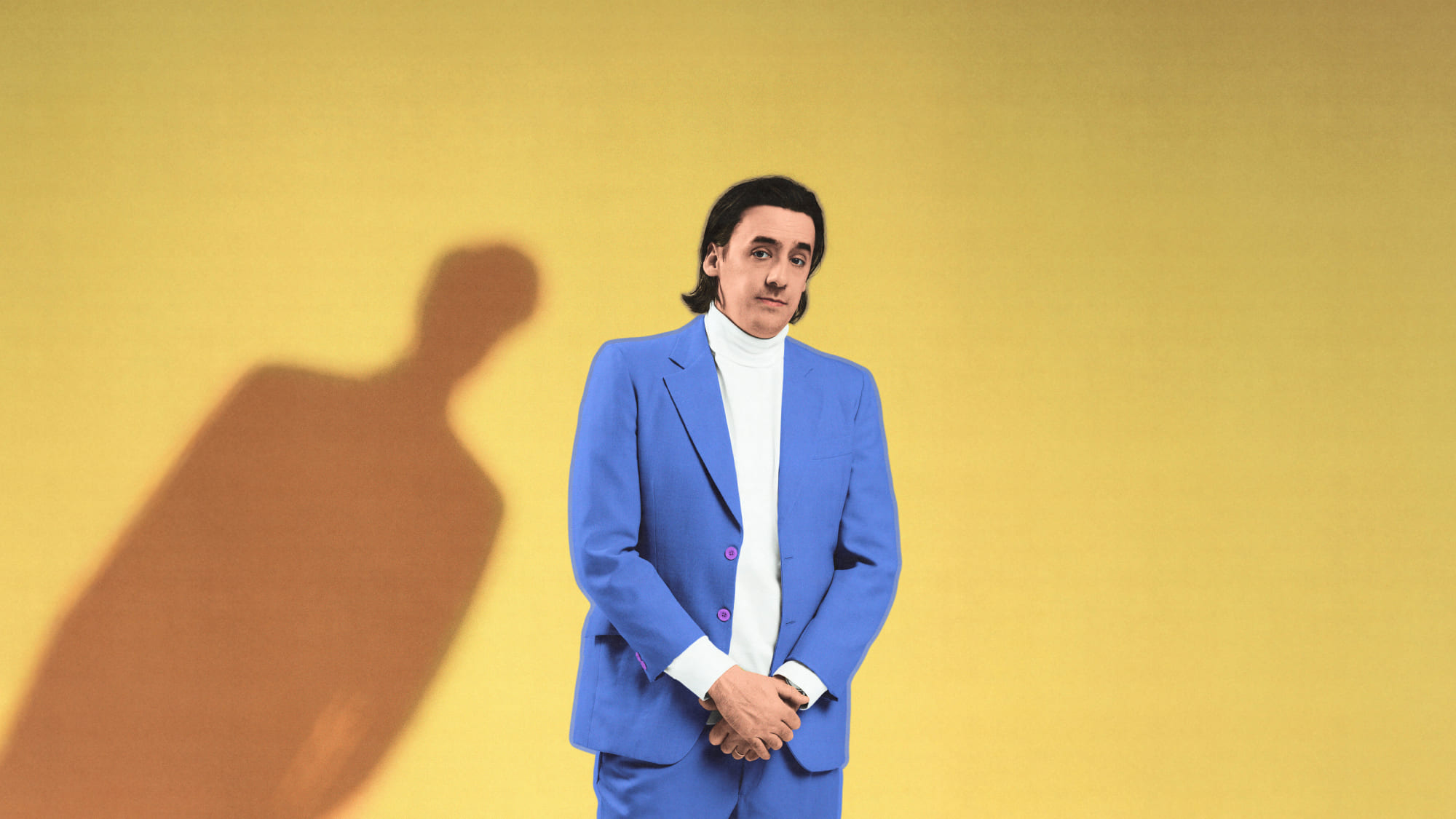 Gabriel Morin sur scène pour la pièce de théâtre Merci d'être venus au Théâtre Denise-Pelletier.