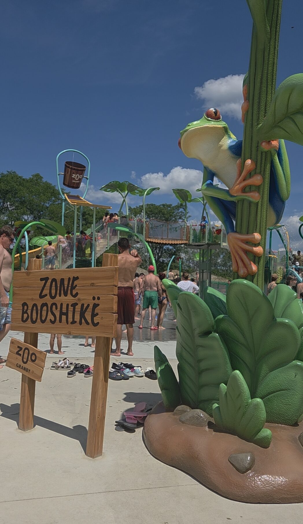 Nouvelle zone Booshikë du Zoo de Granby avec ses jeux d'eau interactifs et ses glissades au parc aquatique Amazoo.
