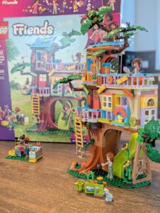 ensemble LEGO éducatif pour la rentrée scolaire.