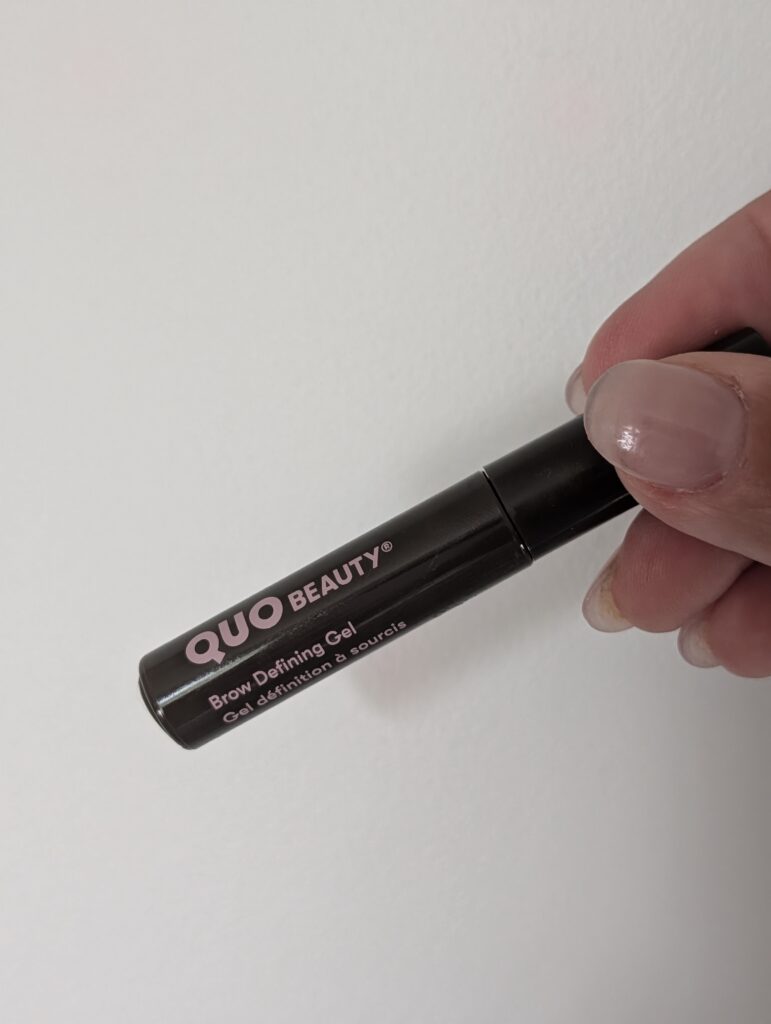 Gel définition à sourcils (14 $) : Idéal pour discipliner les poils, apporter de la structure et fixer les sourcils en place toute la journée. Quo beauty