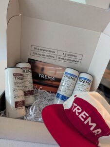canettes de café latté protéiné TREMA aux saveurs pacane et érable et biscuits et crème