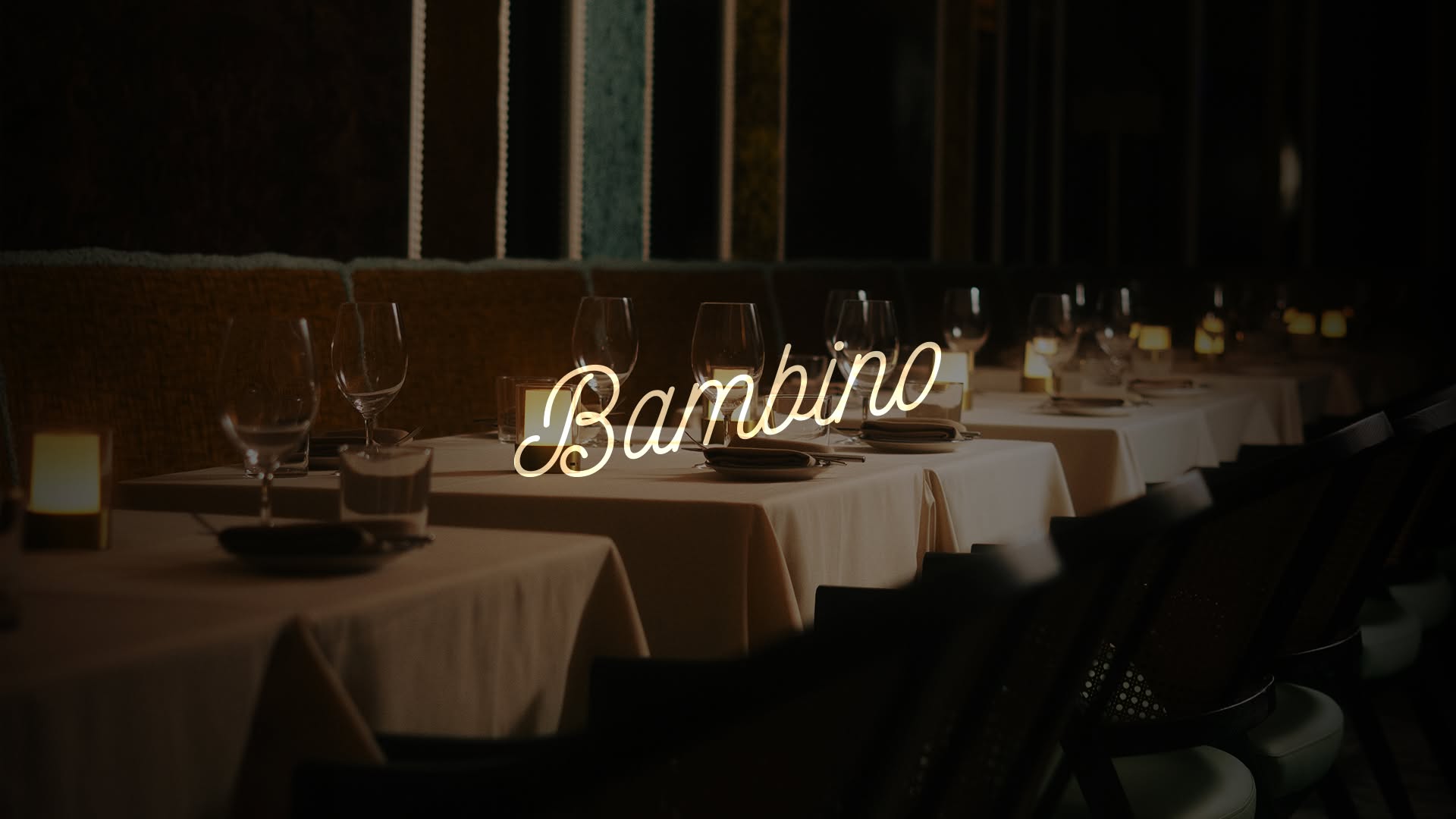 Salle à manger élégante et bar du restaurant italien Bambino dans le Vieux-Montréal